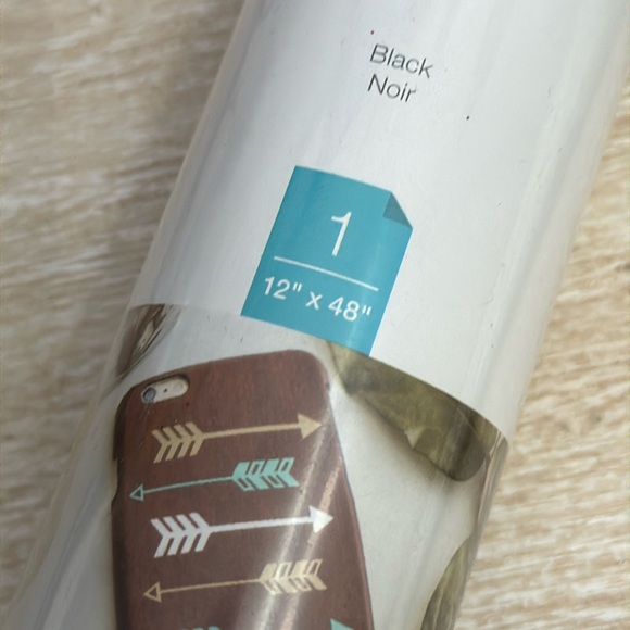 Cricut Premium Vinyl Lies Flat 12” x 48” Black - Picture 3 of 5